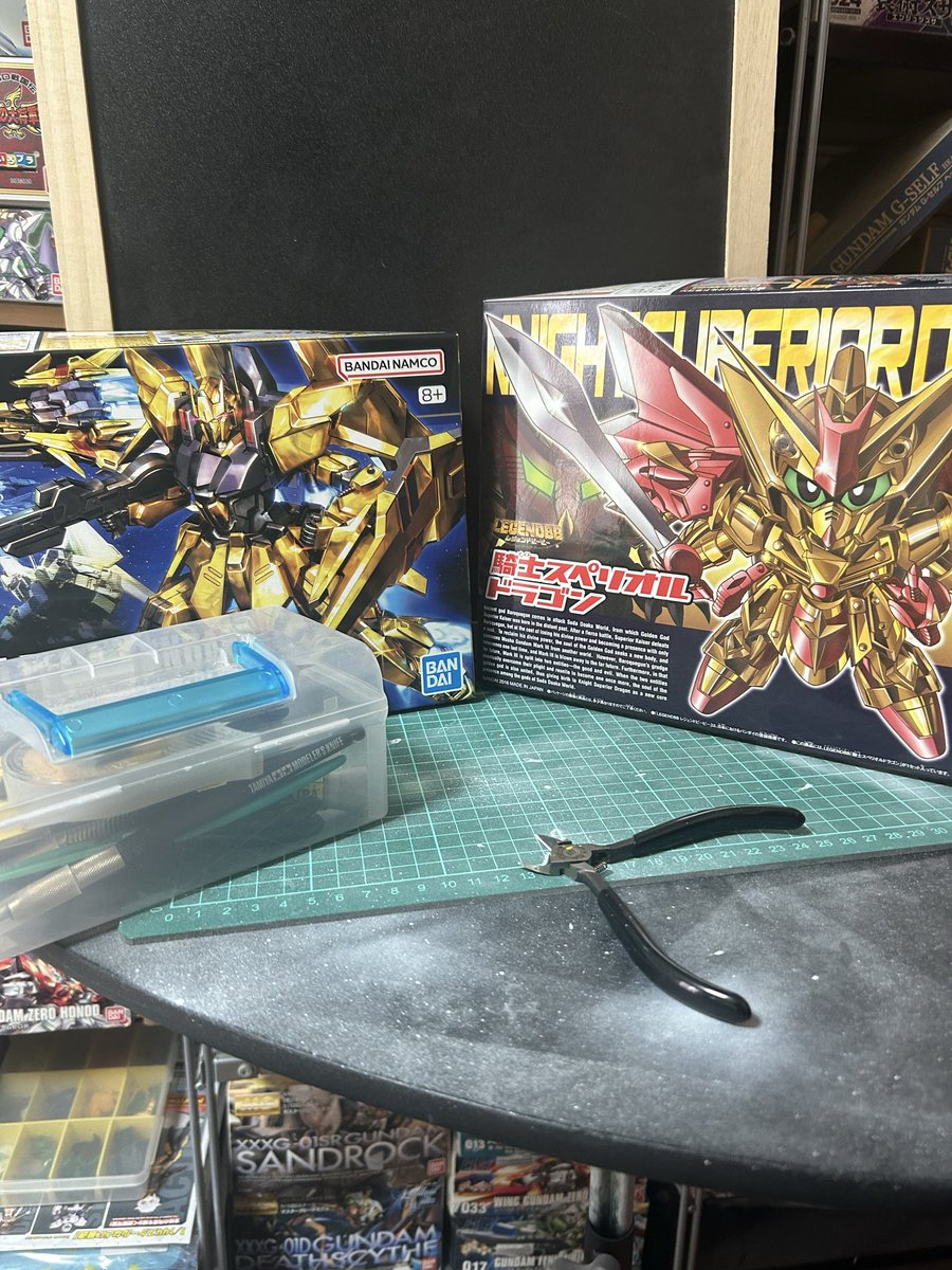 l7mwRmYsWVcjm0m's tweet image. #ガンプラ
#G.W
[G.W]。
[ゴールデンウィーク]は[ガンプラウィーク]って事でこの2つを組みます😆‼️
こう言う事でも無いと[金メッキプラ]を開封出来無い[チキン野郎]です😆🤣‼️