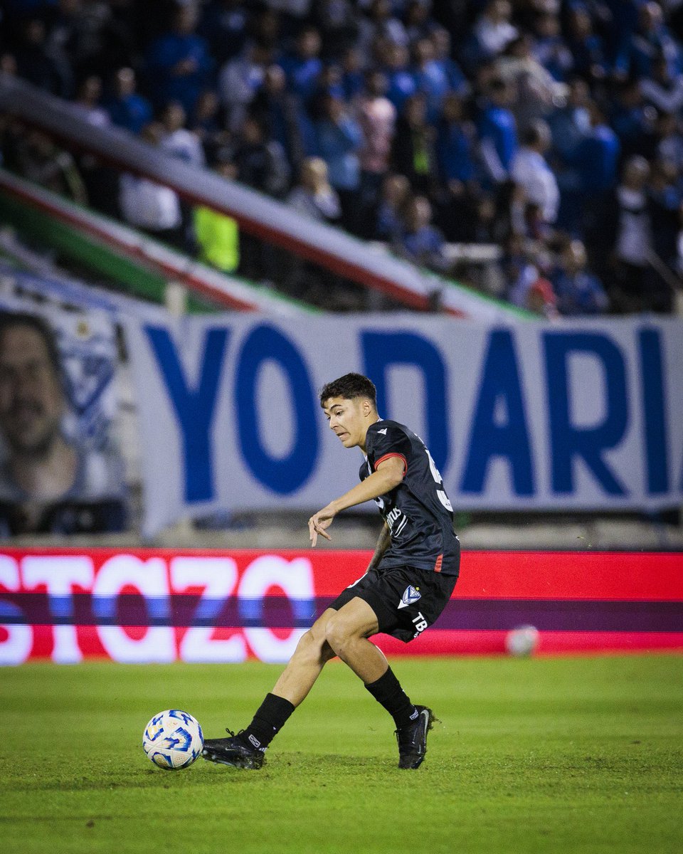 ⏸️ Final del primer tiempo en Caseros. 

⚽ #Vélez vence 1-0 a Gimnasia y Tiro con gol de Godoy.

🤔 ¿Cómo viste al equipo?