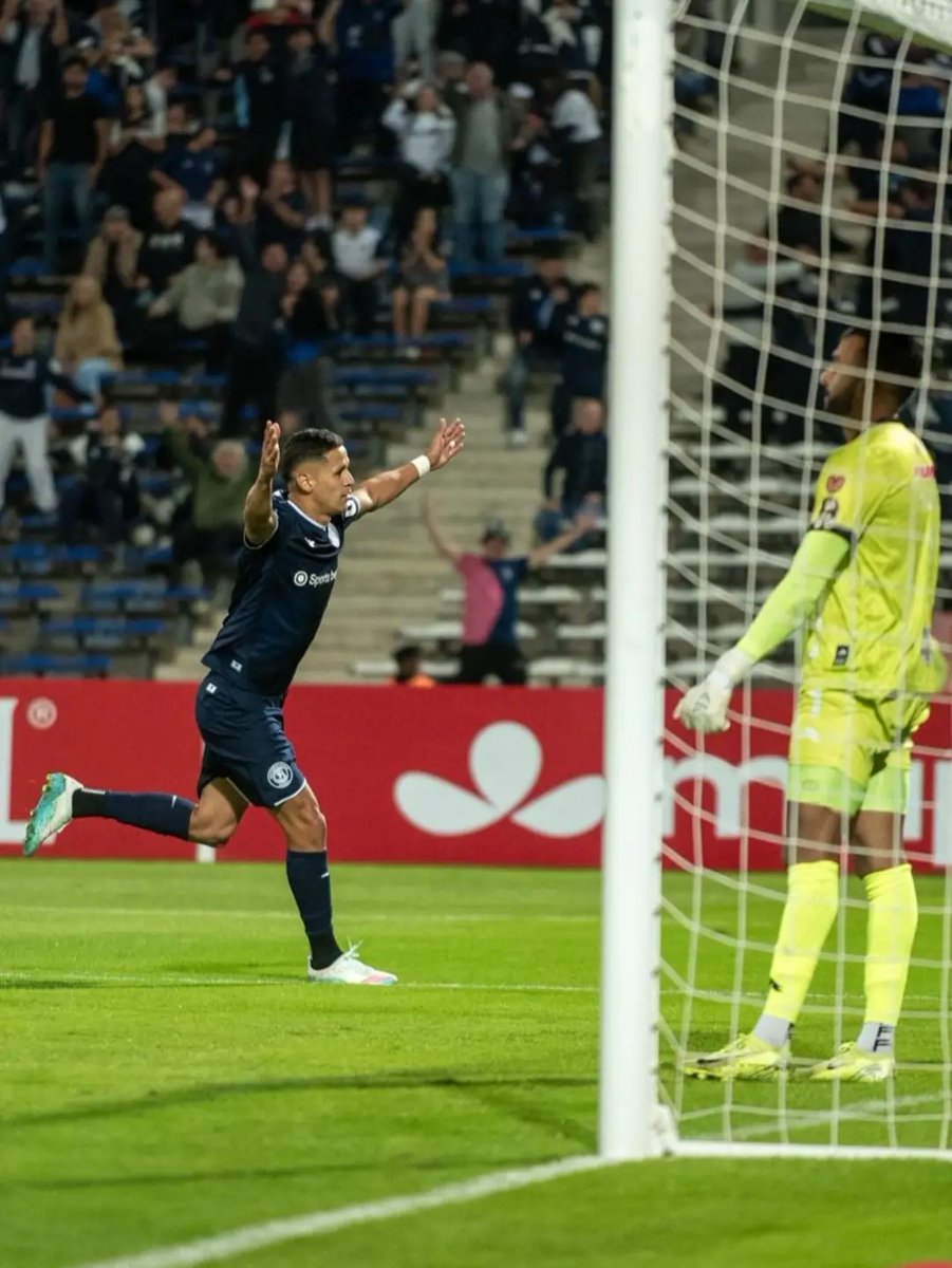 TENES QUE CERRAR EL MALVINAS, EL MARACANÁ Y EL GARGANTINI.

HAT TRICK DE NUESTRO CAUDILLO, LEYENDA Y GOLEADOR PARA QUE LA LEPRA NO PARE DE GANAR 💙