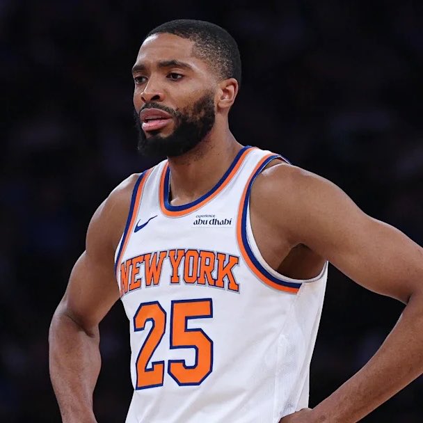 TheHoopCentral's tweet image. Mikal Bridges tonight:

24 Points
5 Rebounds 
3 Assists 
10/12 FGM
2/2 3PM
+40 +/-
27 Minutes