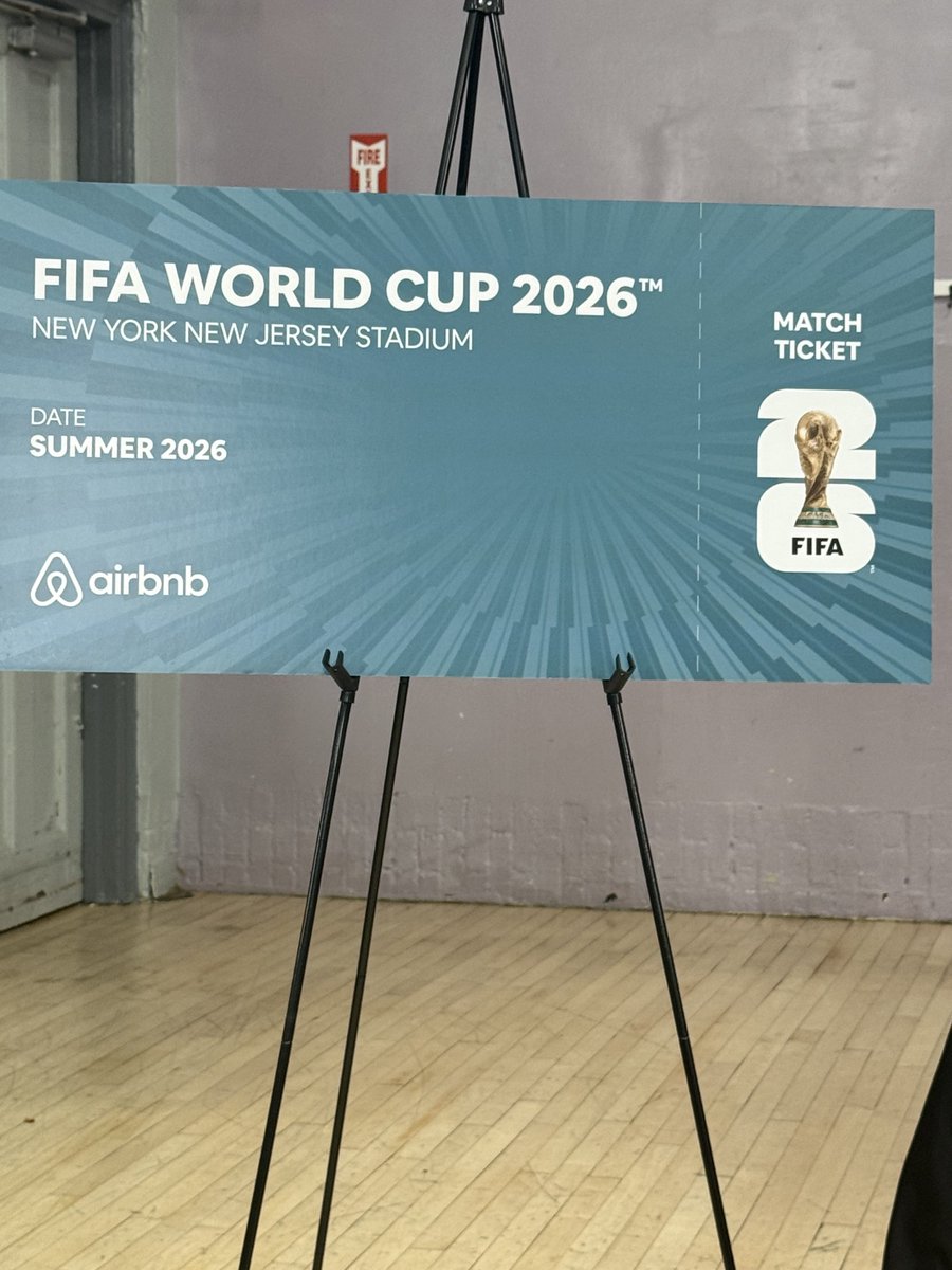 chriscquinn's tweet image. Thank u ⁦@Airbnb⁩ for making sure homeless kids ⁦@WINNYC_ORG⁩ get to attend the ⁦@FIFAWorldCup⁩ by donating over one thousand tickets! Thank you!
#soccer #worldcup #homelesschildren