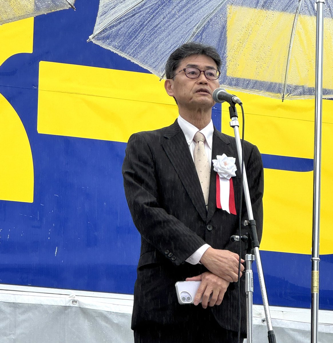 #メーデー
自由法曹団・伊藤弁護士より
「労働者の権利の向上は、平和であってこそ前進させることができる。
日本の米軍基地が攻撃対象になってもおかしくない事態。
殺傷能力のある武器輸出が解禁された。
日本は武器を売って金儲けする国に落ちぶれてしまった。