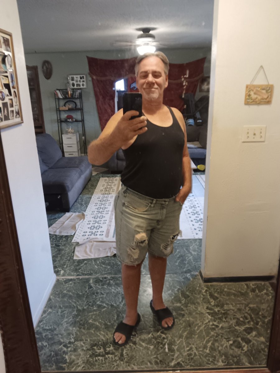 PaltzaJr's tweet photo. I THINK THAT I NEED A NEW PAIR OF DENIM JEANS!!! JAMES! https://t.co/sw0qnOfWPO