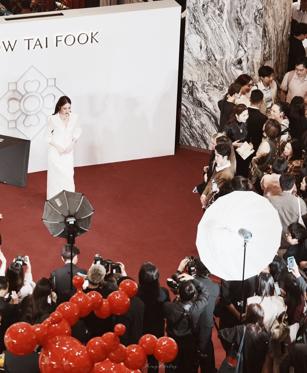 Cfus848's tweet photo. Proud of my beautiful baby 

🥰🫠🥹❤️🫂🫶🏻🙏🏻🌷🙌🏻

SAROCHA CHOW TAI FOOK PARAGON
#ChowTaiFookxFreen
#srchafreen‌ 
#FreenSaroch 
#solennEntertainment https://t.co/Xvwr1uTETv