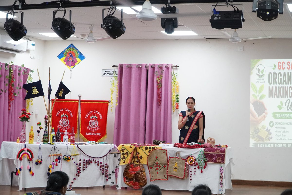 rcwasbp's tweet photo. आज जैविक उत्पाद निर्माण एवं पुनः उपयोगीकरण कार्यशाला अवशेष को उपयोगी वस्तुओं में परिवर्तित करना ,के बारे में कार्यशाला एवं प्रदर्शनी का आयोजन किया गया ,परिवार के सदस्यों ने बढ़-चढ़कर हिस्सा लिया ,और अपने द्वारा बनाए गए सामानों का प्रदर्शन किया 
@cwacrpf 
@CRPF_Odisha 
@gccrpfsbp https://t.co/rtU8WW4AqO