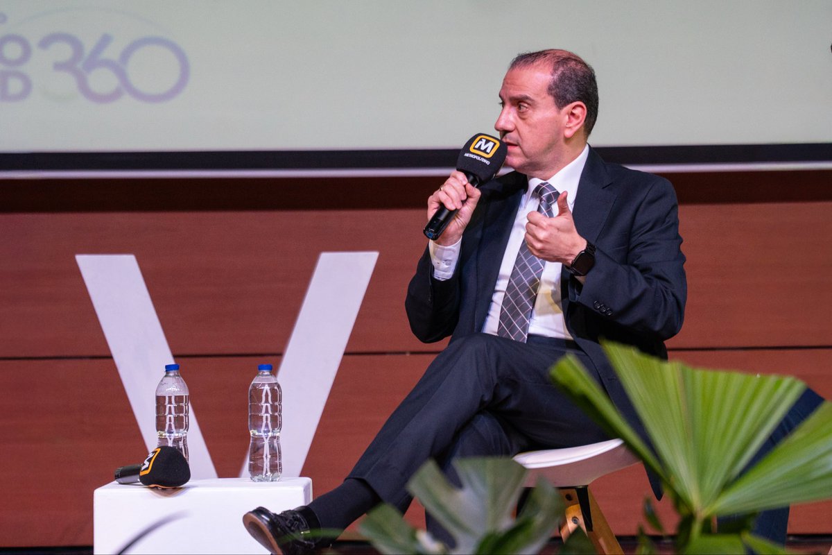 fcvcolombia's tweet photo. 🙌 Espacios como este en la ciudad son clave para impulsar el desarrollo y seguir elevando la calidad de la atención en salud.

#forosalud360 #tecnología #innovación https://t.co/dj5NWdY02k