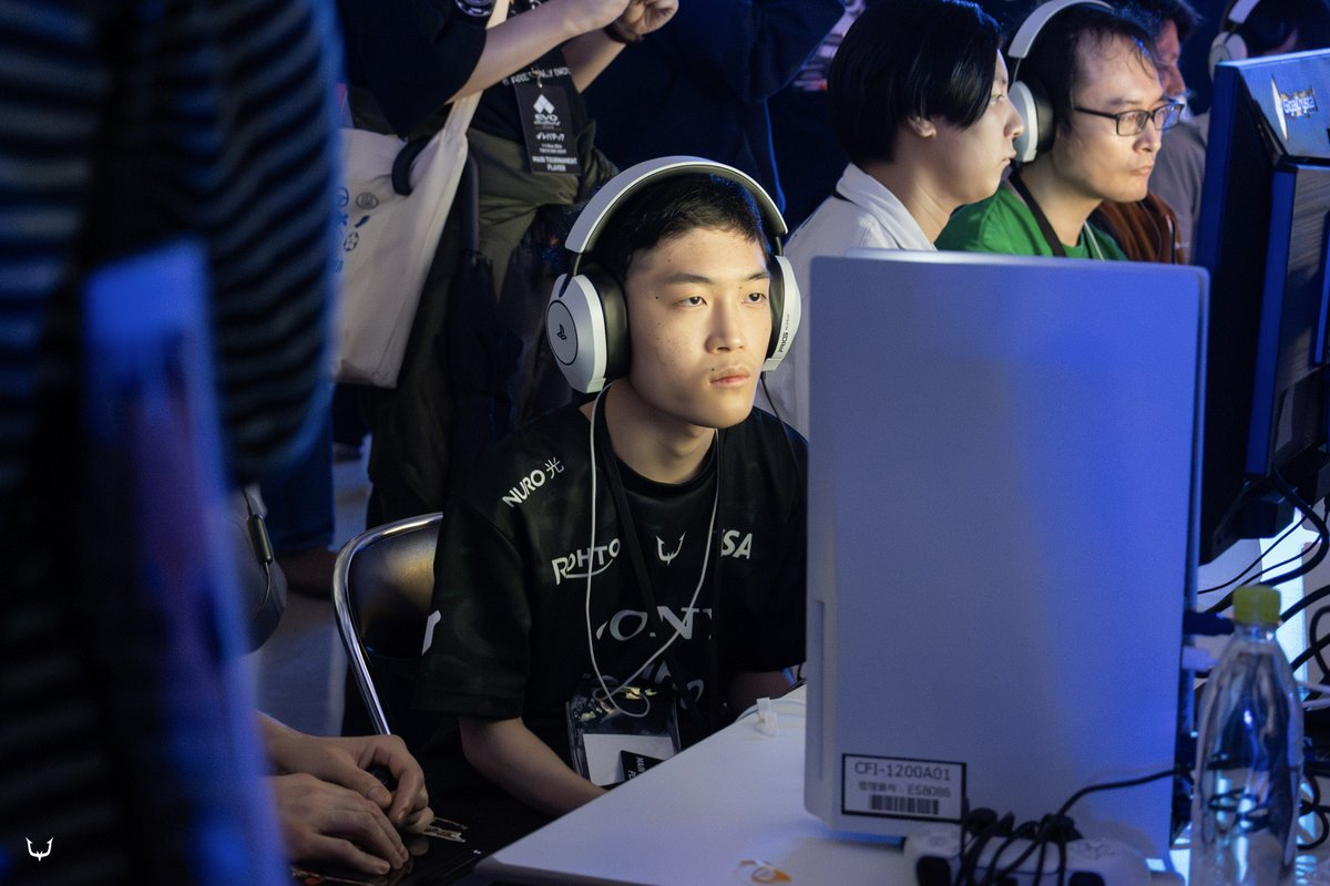 REJECT esports tweet media