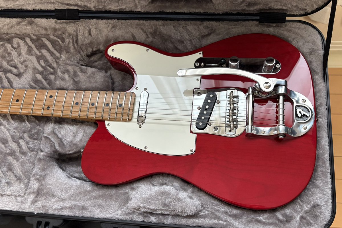 fanfan_yamamoto's tweet photo. #fendermodshop 
注文していたギターが届きました。ネックがテレキャスター75周年でした。嬉しい。 https://t.co/bDDT95gn8B