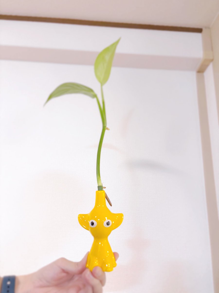 黄色ピクミン一輪挿し ピクミン 一輪挿し 花瓶 黄色ピクミン - メルカリ