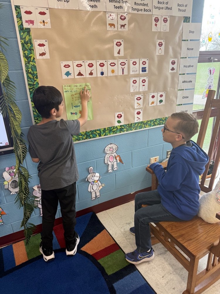 MartinMustangs1's tweet photo. Just 2nd grade mathematicians presenting equations to their peers. Really! Mustangsmakeithappen https://t.co/k4XESRnWWS