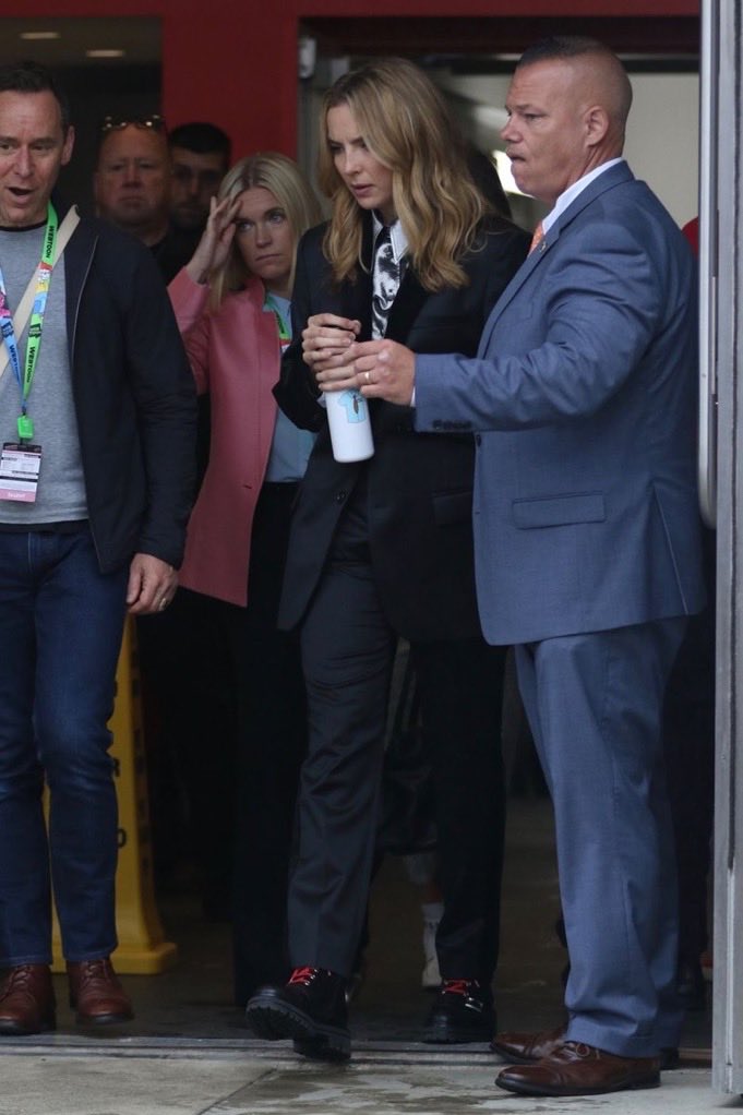 jodie comer going archery 🏹💷 tweet media