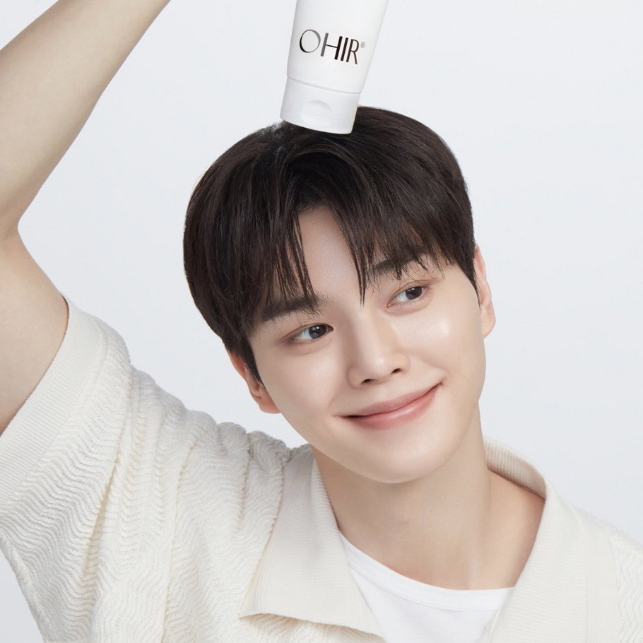 하루 tweet media