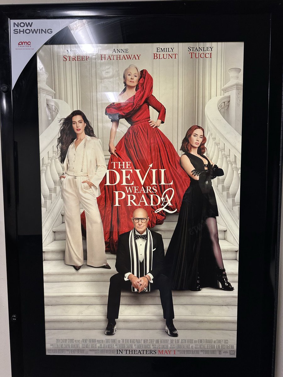 ReineQueenUn's tweet image. Yesssss it was worth the wait 🧥👗🙌🏾👠💃🏽 #TheDevilWearsPrada2 #AMCTheatres #Miranda #Andy #Nigel #Emily #ThursdayNightVibes #JustTheTwoOfUs #DateNight 🍿🎥 🥤🍿🍬🍫