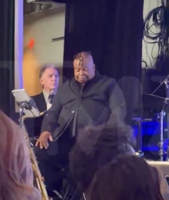 jackunheard's tweet photo. People are literally FALLING ASLEEP on stage at Kamala’s events 🤣

She’s running… https://t.co/iZA7D6LzOq