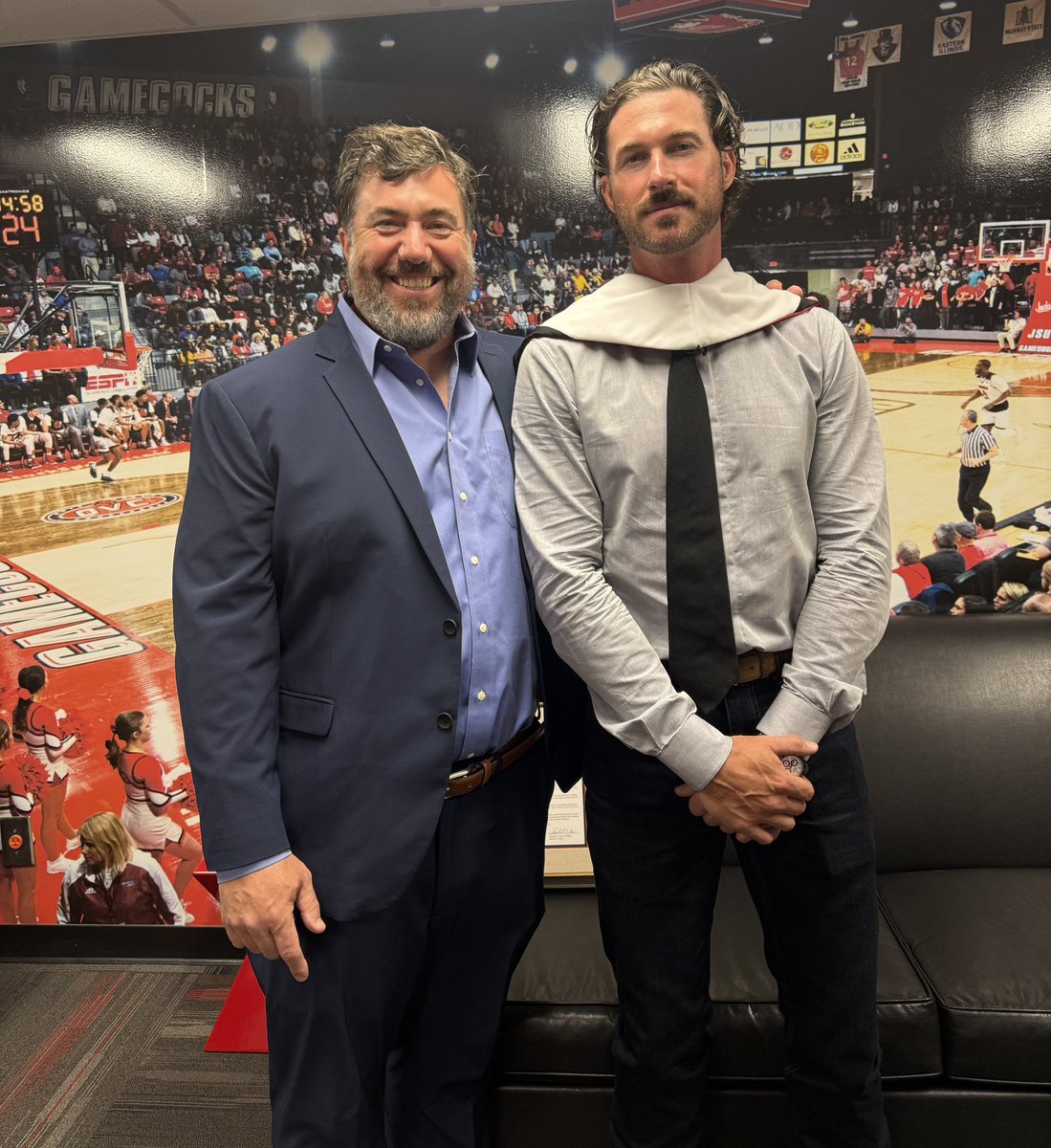 CoachARoss's tweet photo. Fired up to watch my former players graduate today from my own Alma Mater. The grit, hard work and toughness it took to get here speaks volumes of their character. #PlayMakers #CFree44 and the new Doctor, @RileyGreenMusic #DrStethoscope #TakeALap https://t.co/ANPe5pDXJE