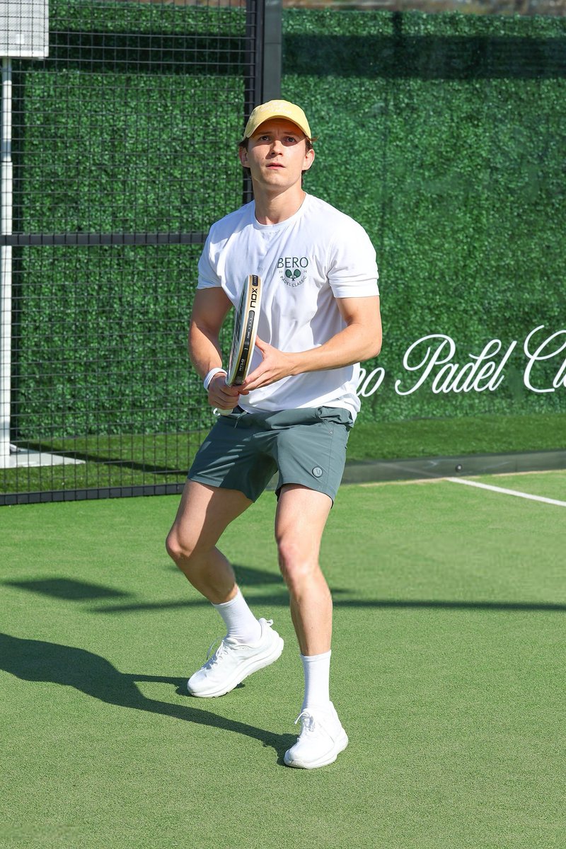 Tom Holland Brasil tweet media