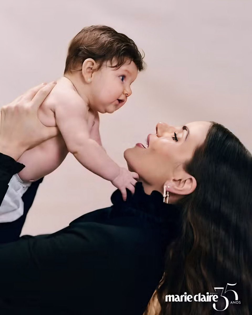 Não existe mais classuda que ELA!! Camila Queiroz meus amores, uma das únicas que ainda representam o que é ser uma A-List de verdade. Apresentou a filha pro mundo já depois de alguns meses e numa capa de revista gigante de dia das mães!!! 

Instagram pra criança? JAMAIS