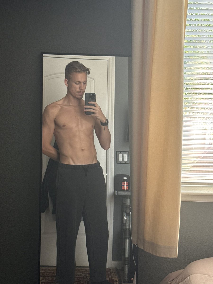 VileWolfee's tweet photo. Gym makes you hot, gym makes you horny https://t.co/LCoLjT7XGq