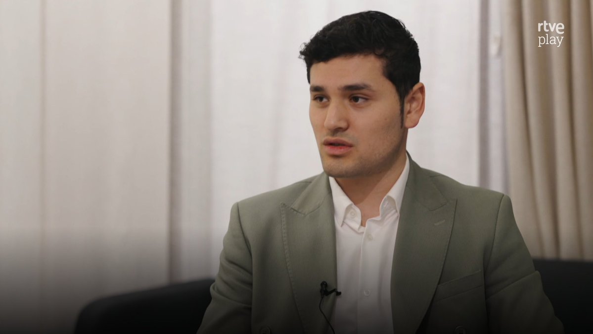 Alex_politics tweet media