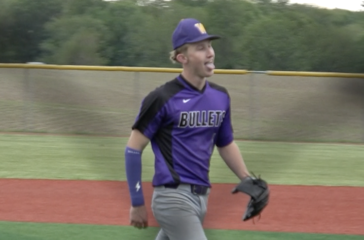 Channel1450com's tweet photo. Bullets Score Three In The Seventh To Hand Cardinals First Conference Loss

Foot &amp; Ankle Center of Illinois Game of the Week highlights:
 https://t.co/C7aGngu7E4 https://t.co/OlUMg8sOT7