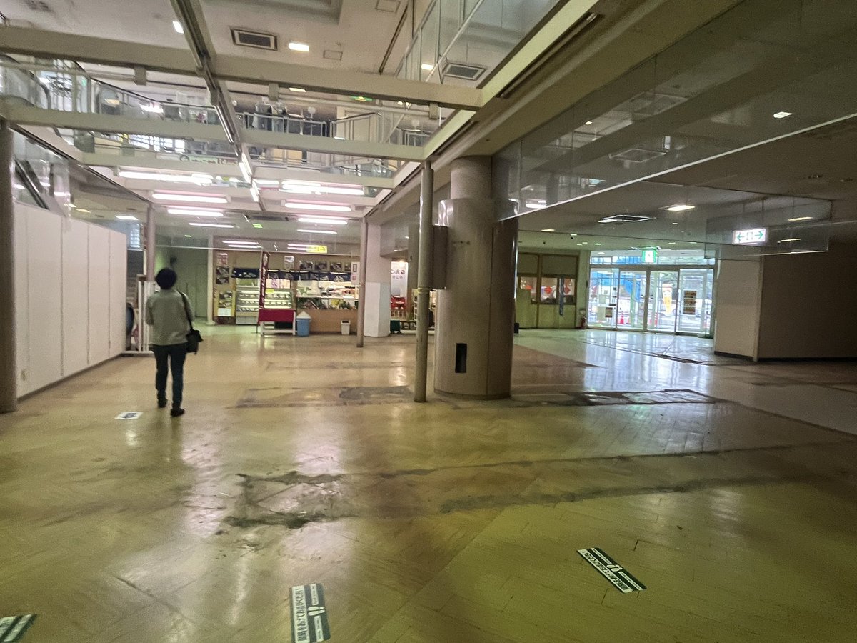 mokukindow2's tweet photo. 2���のサンキに買い物
着々とアイザワ準備中。
オープンは何���ごろになるのかな？ https://t.co/2ZnZlUsFfp