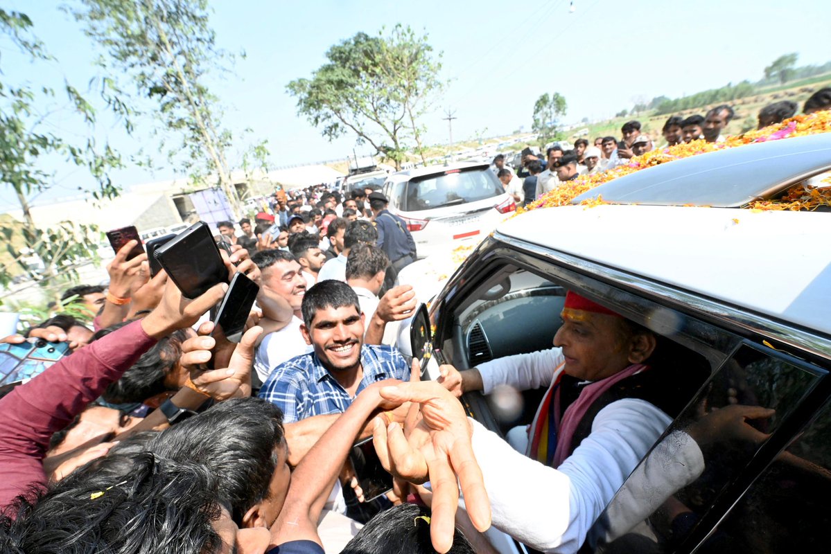 Akhilesh Yadav tweet media