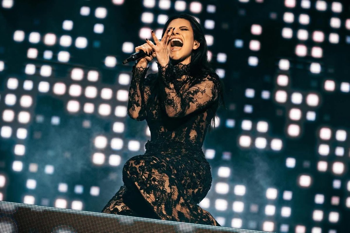 Laura Pausini tweet media