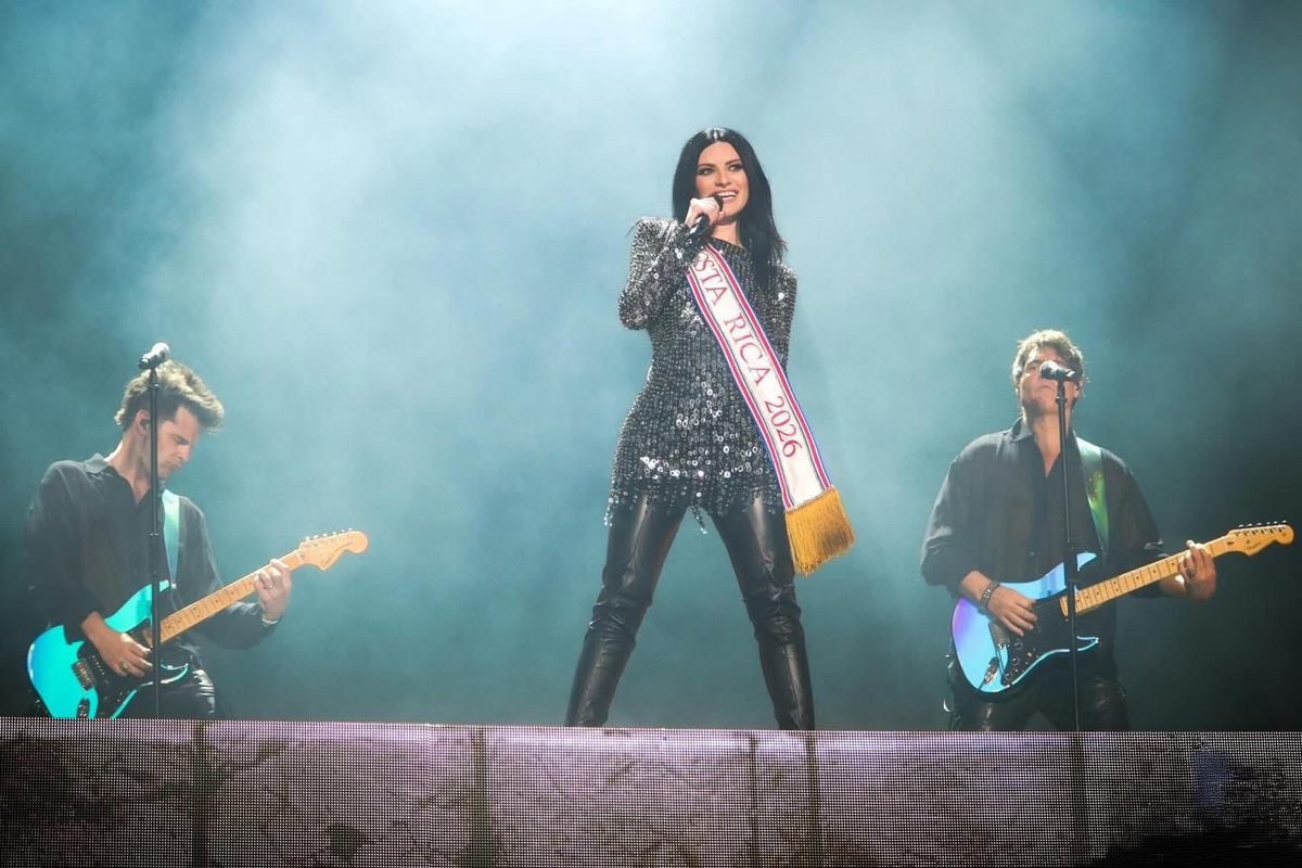 Laura Pausini tweet media
