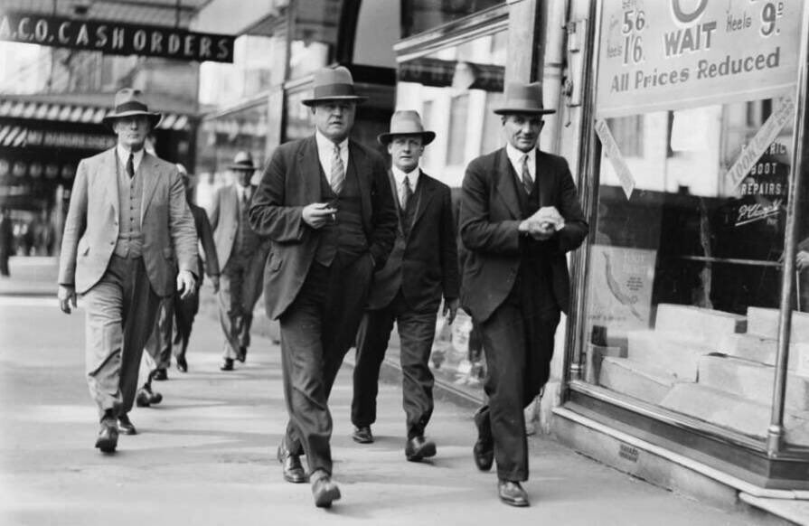 UnbelievablePC's tweet photo. Some of the famous members of the Murder Squad (and one criminal)
Tom McRae on the left in the first two photos, then Big Billy MacKay, and finally Edward Morey’s mugshot https://t.co/izd1MPZ3Pj