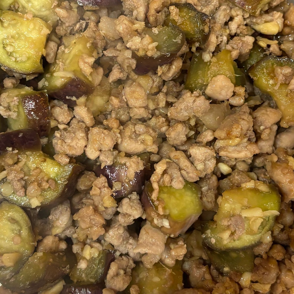 おはようございます
本日の気まぐれごはんは
「ナスとひき肉の香味炒め」

11時にオープンします。

ご来店お待ちしております！