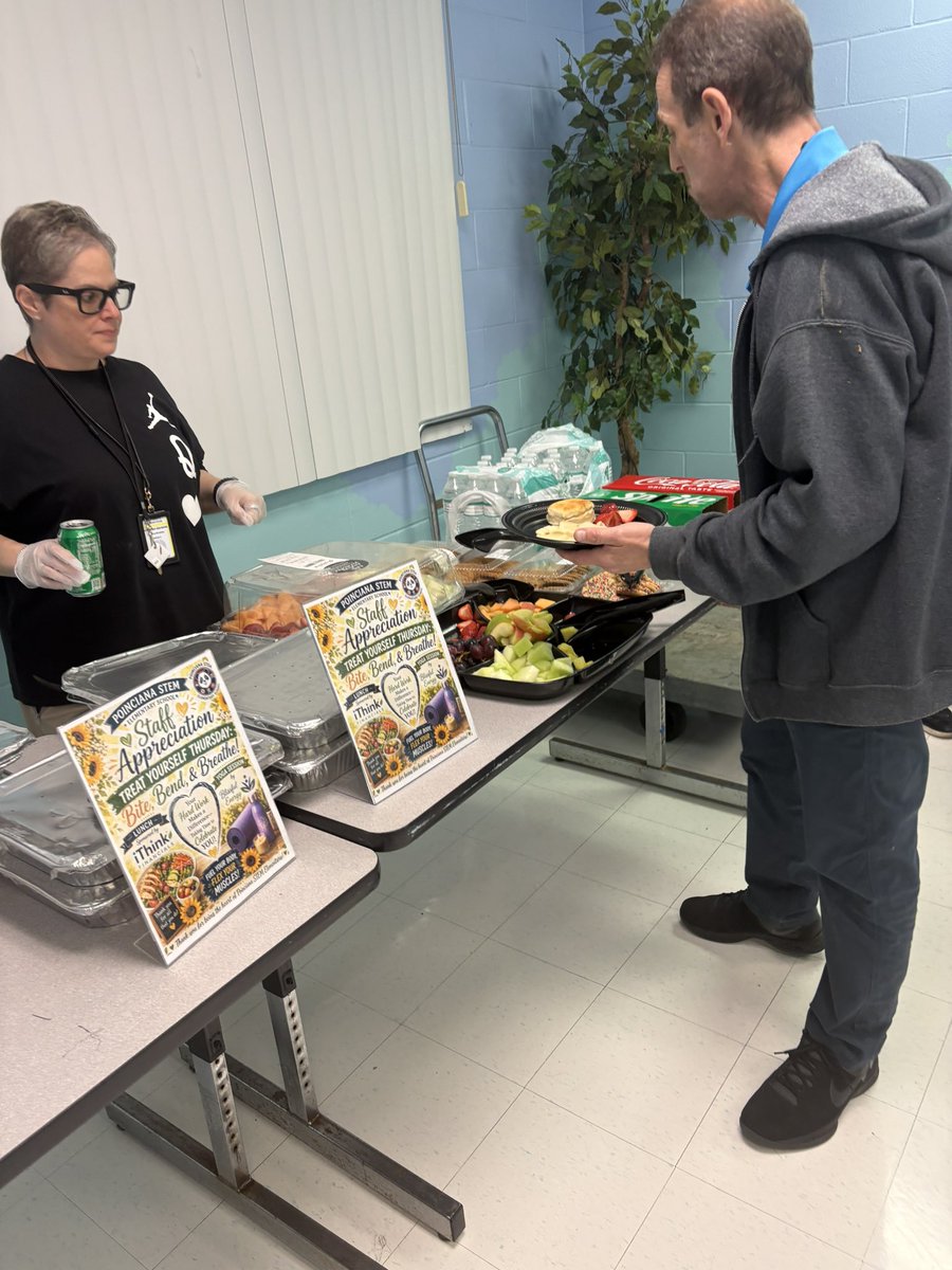 LaCristaParker's tweet photo. Day 4 of Teacher/Staff Appreciation: Treat Yourself Thursday. Bite, Bend, &amp; Breathe! Lunch by @iTHINKFinancial 
&amp; Yoga by Blissful Energy. 🧘🏽🧘🏼‍♀️ Teachers/Staff @PoincianaStem Fueled their Bodies and Flexed their Muscles today. @pbcsd @S_Stockman3 @InstSupSteiger @RachelCapitano https://t.co/Ju9TSk7YeZ