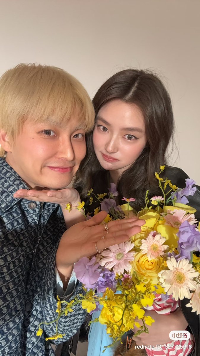 xuruohanarchive's tweet image. 📸 260430 DerekLeMode Xiaohongshu Update #徐若晗 #XURUOHAN

“our may cover star is xu ruohan! 

 she’s so lovable! finally, we got to photograph our beloved king xixi! this cover shoot with king xixi took almost half a year to complete. 

seeing the cover released, the sense of