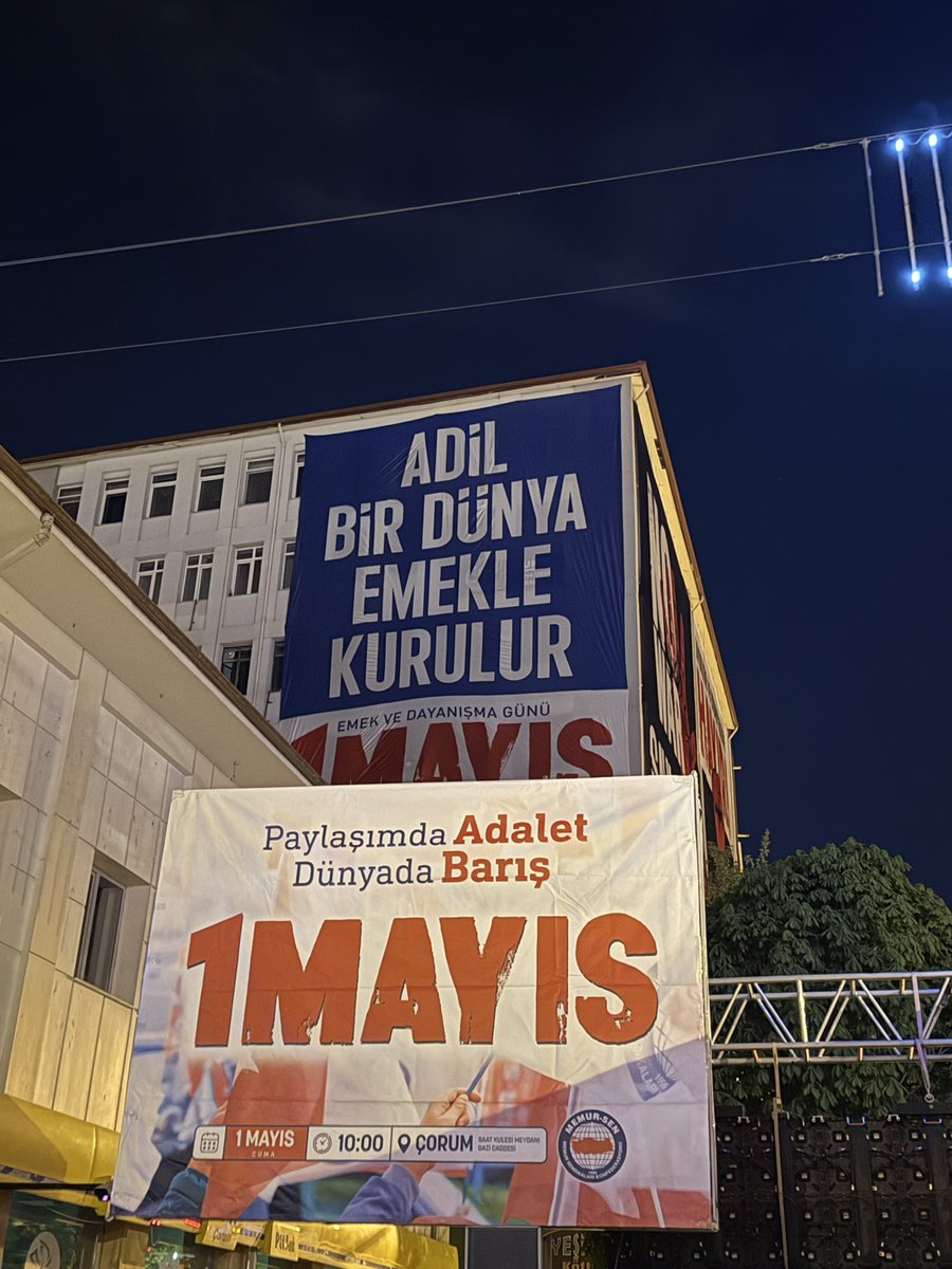 1 Mayıs’ta Paylaşımda Adalet, Dünyada Barış için Çorum’dayız
 
Hazırlıklar tamam, sahnemiz kuruldu, bayraklarımız asıldı, artık Çorum'dan sesimizi yükseltme vaktidir.

Paylaşımda Adalet, Dünyada Barış için Çorum Saat Kulesi Meydanı’nda buluşuyoruz.

Emeğin sesi Çorum’dan