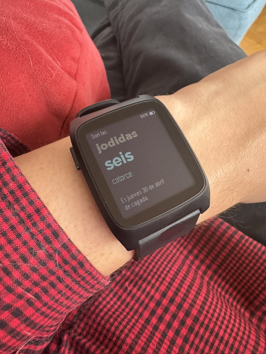 elionaz's tweet photo. Hice esta watchface para el nuevo @Pebble 

@ericmigi ✌️ https://t.co/E0A5UAAa9a