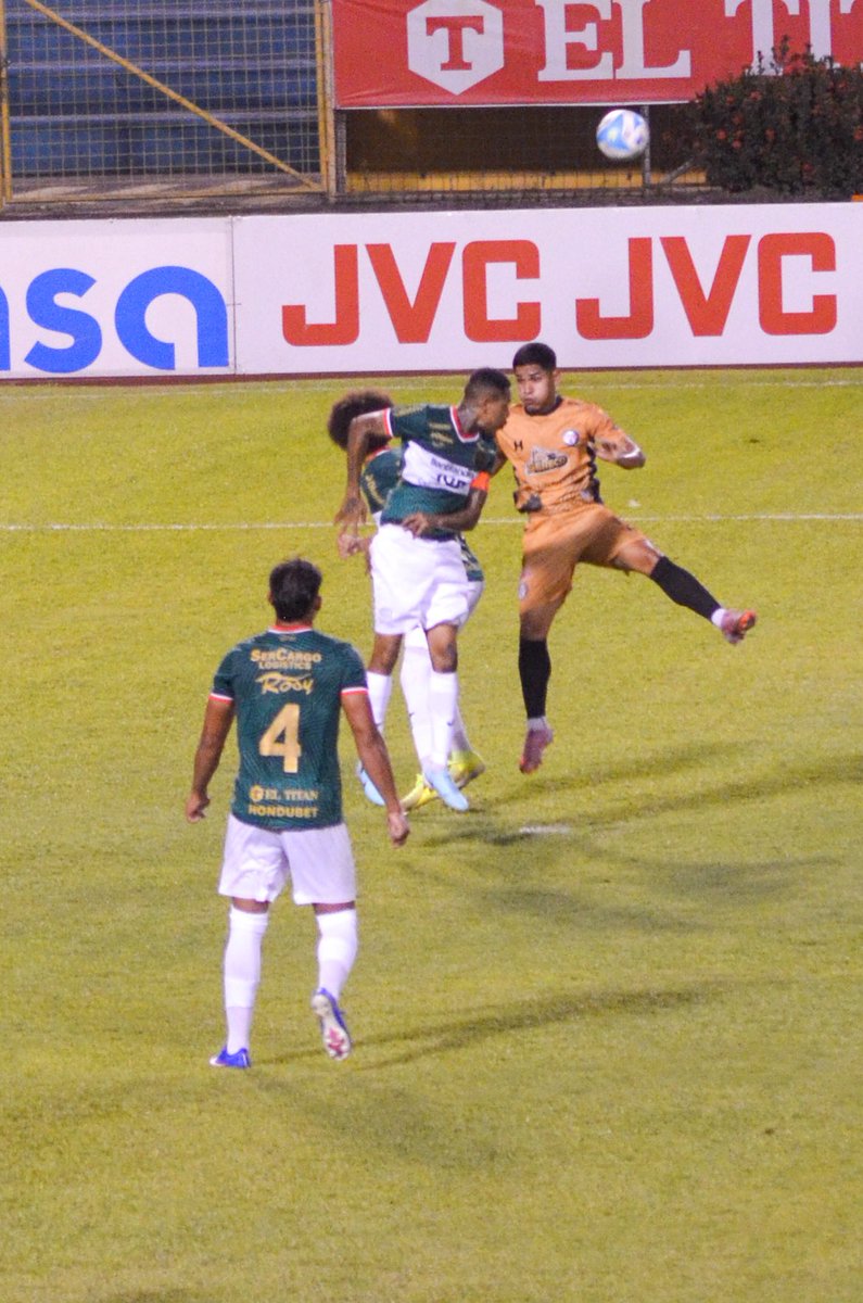 DESCANSO: Choloma mantiene la categoría 🔥🔴

SPS | Marathón 0-0 Choloma
LCB | Victoria 1-1 Real España
TGU | Olimpia 1-0 Platense
CHO | Lobos 0-1 Motagua
JUT | Olancho FC 1-1 Genesis PN