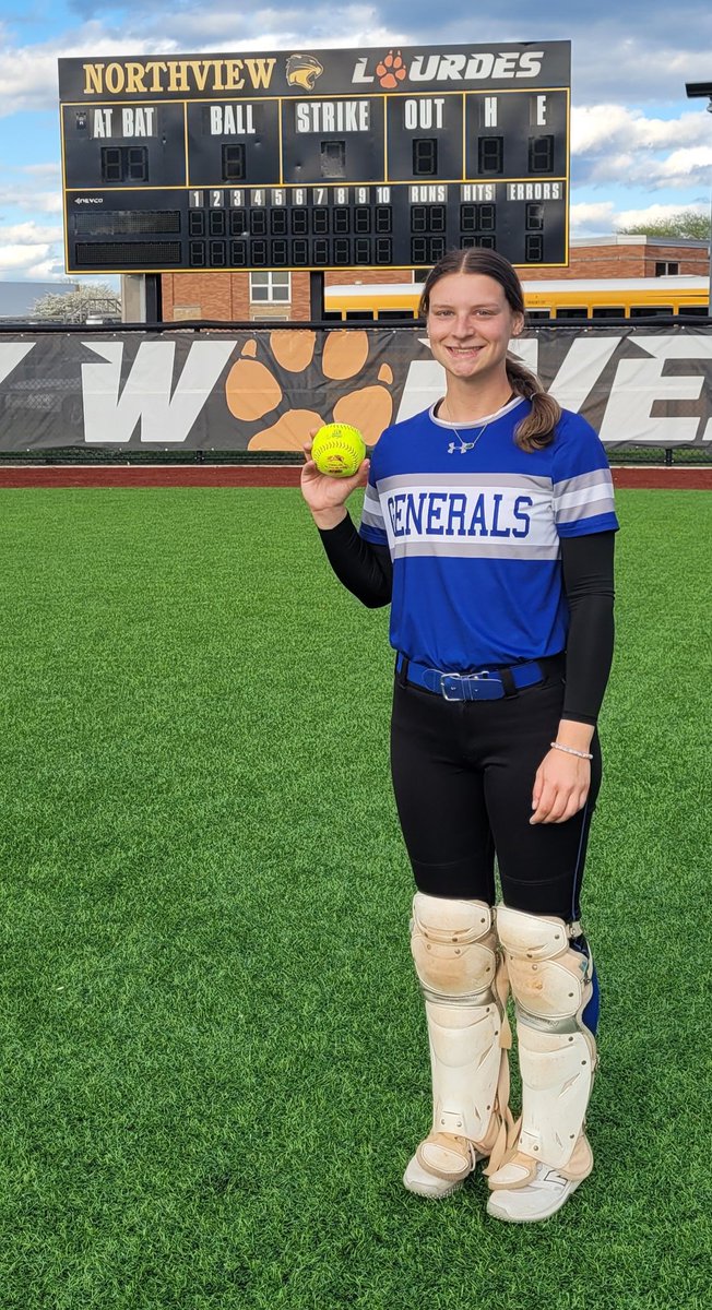 AWHSSoftball's tweet photo. Generals improve to 17-2 (7-1 NLL) with a 13-0 win over Northview. @PiperPhillips27 @caseylyons03 combine for the shutout in the circle! Dinger Alert @MeganSumner08
#ROLLGENS https://t.co/eFIPSpdkmh