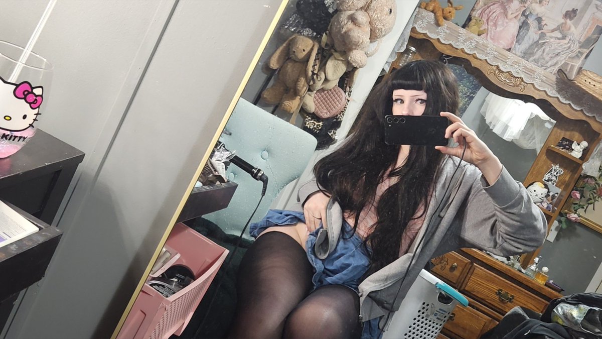 ava tweet media