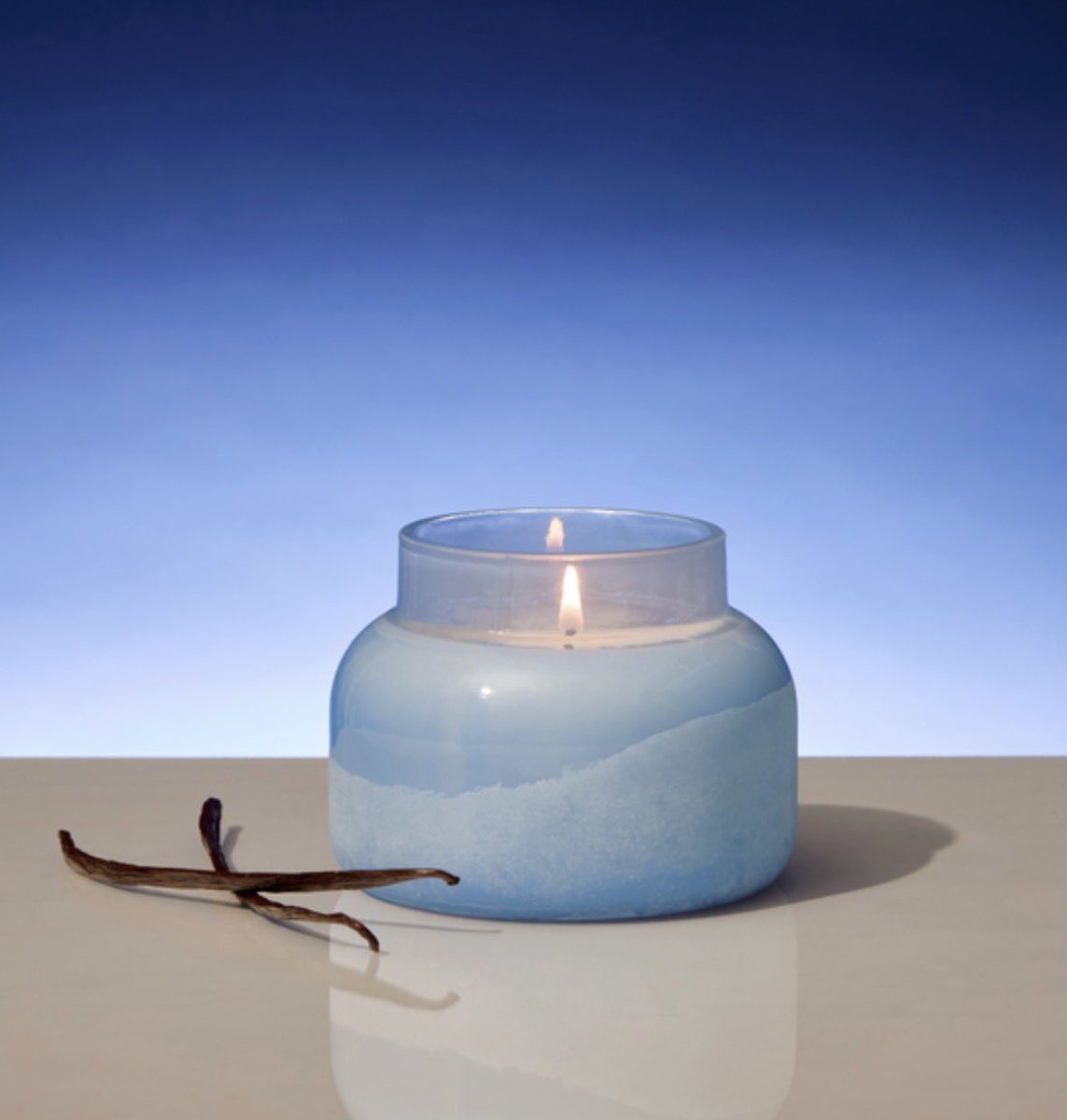 SmithCoGifts's tweet image. Not your average vanilla! 
This sultry scent is now available in a beautiful, saltwater lilac vessel that transports you right to the Amalfi Coast. #NewArrival #GiftGivingSimplified #Gifts #GiftShop #ShopLocal #CaldwellNJ 🇺🇸 #SmithCoGifts 💙