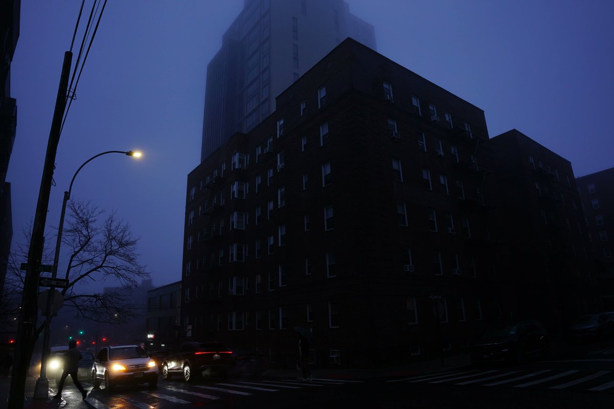 liminalencount_'s tweet image. #liminalencounters #storythread #photography 2/3

I liked the look and feel of the streets in gray. It felt clean to the core.