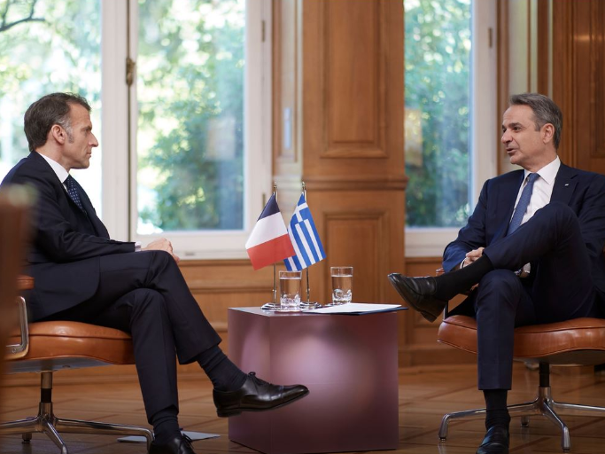 HellenicInst_ca's tweet image. Greece - France: These are the 9 key agreements signed in Athens during President Macron's visit

hellenicinstitute.ca/news/greece-fr…

___
#Greece #France #Europe