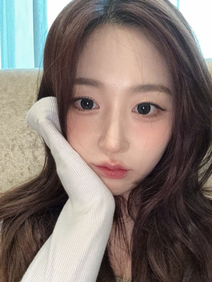 # 오버힘

꽃받침 셀카 좋아하는 아가