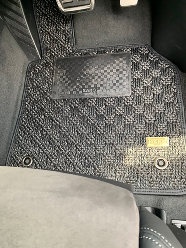 OfficialKAROmat's tweet image. Y．N様の #KAROマット 装着事例です。

車種:#アウディ #TT
マットタイプ:#SISAL ブラック／ブラック
【Y．N様装着事例】x.gd/1RH4j

#KARO #カロマット #AUDO #アウディTT