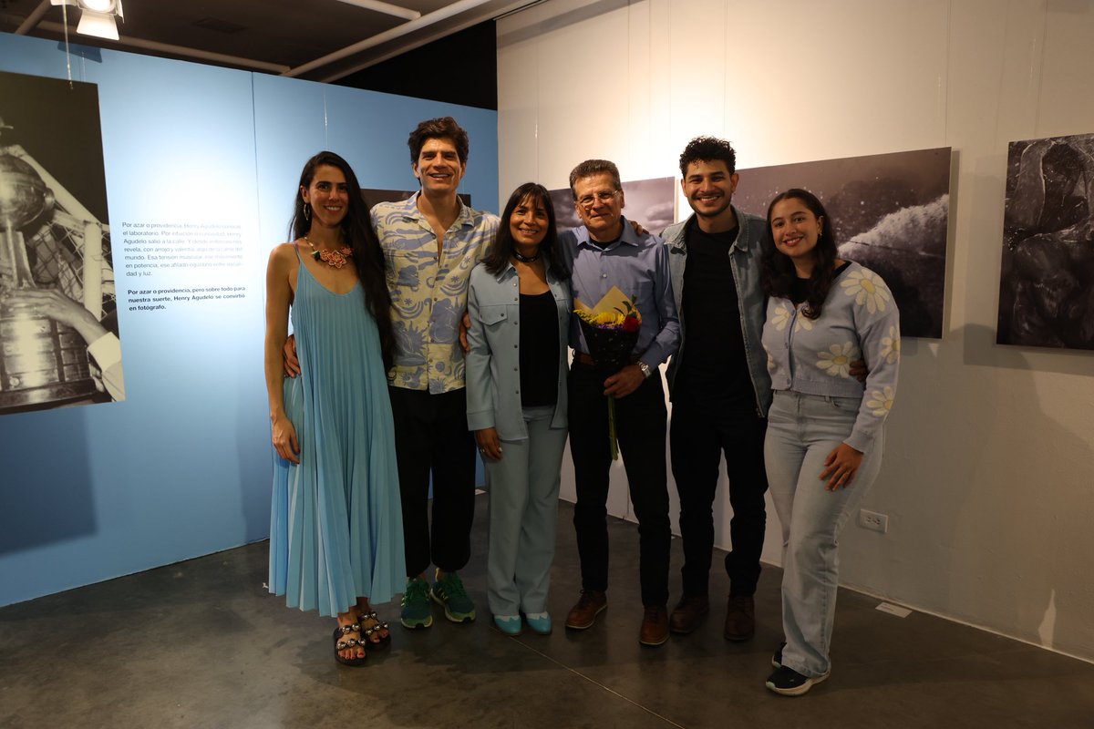 BPPiloto's tweet photo. Una noche para hacer visible lo invisible con la clausura de la exposición temporal “El presentimiento de las imágenes”.

“La fotografía recuerda todo aquello que la mente olvida.” Henry Agudelo

Gracias por ser parte de este #CorazónCultural ❤️⚽️📸 https://t.co/hNoF3ieQiX