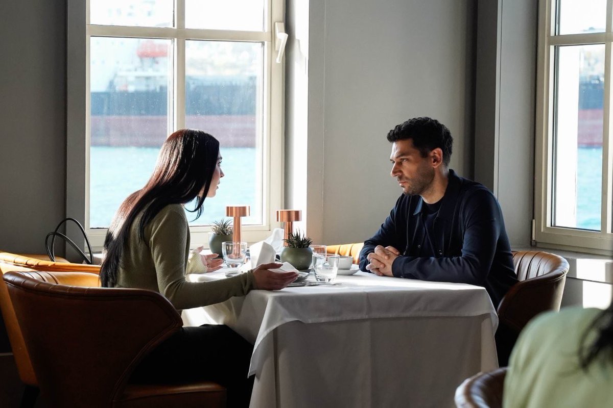 1nkling101's tweet photo. Zeynep “And I told you I’m just Zeynep i’m not Zeynep Tecer…i’ll never fit into your world”

Serhat….here we for again allah aşkına sus. artik sus…should i kiss her again 😭😭

I love their arguments….their chemistry is lethal when they fight 🥹🤍 https://t.co/n7uqzrTw9P