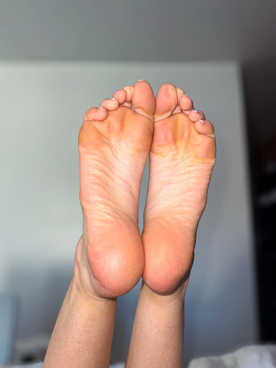 softsolechloe's tweet photo. My wrinkled soles + your face.. match made in heaven 😇 https://t.co/WRLr3RK6zo