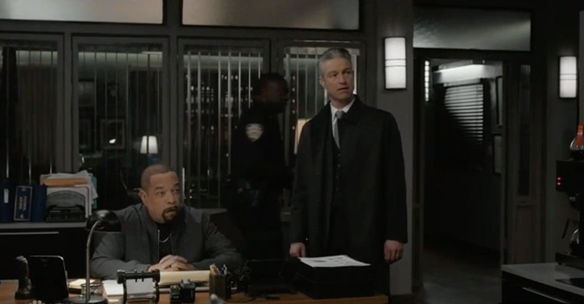 rollinsxcarisi's tweet image. the way Fin and Carisi were worried about Benson and knew Griffin was gonna go do some shit and DIDNT GIVE A FUCK #me 
#svu