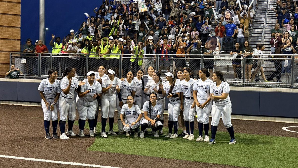 DrLozano_CFISD's tweet image. Huge night for Ram Nation as the stands were packed and the energy was electric in support of @CyRidgeSoftball! So proud of our Lady Rams and our coaches! @CypressRidgeHS @CyFairISD @CFISDAthletics @coachshanle #RamPride #RamNation