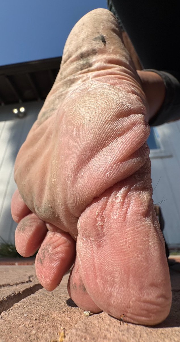 Teeny_tiny_Ry's tweet photo. @BillyDoll98 Love this angle. Had to make a few quick edits. Hope your mom is okay with an extra tiny foot cleaner. https://t.co/7nER7HT0f2