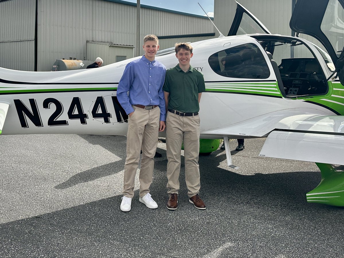 JanneyMason_31's tweet photo. Big day today!

Got accepted into the @marshallu Aviation X program and attended the inaugural signing day at the Martinsburg Regional Airport. https://t.co/2epeAY1IWk
