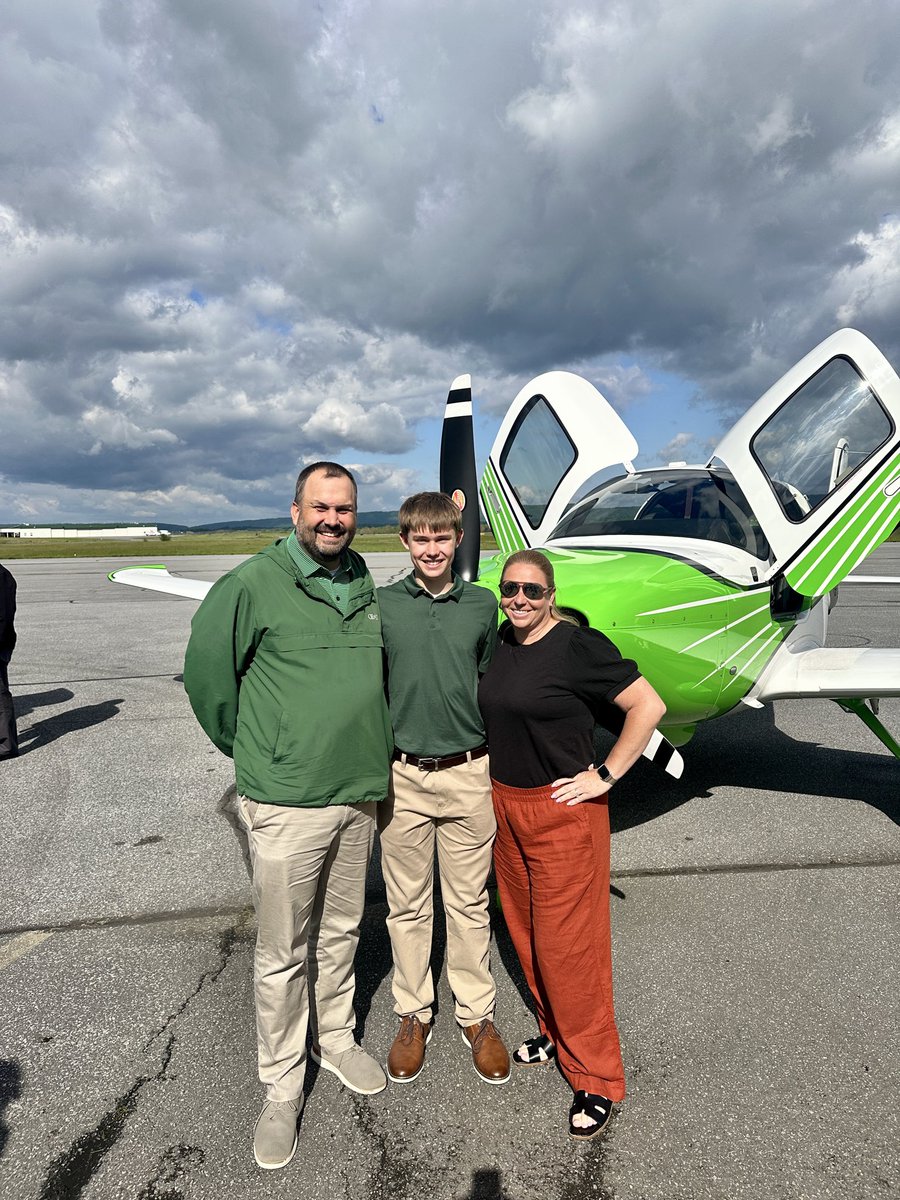 JanneyMason_31's tweet photo. Big day today!

Got accepted into the @marshallu Aviation X program and attended the inaugural signing day at the Martinsburg Regional Airport. https://t.co/2epeAY1IWk